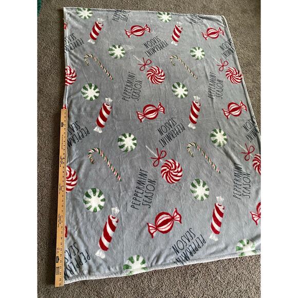 Rae Dunn Christmas Plush Throw Blanket "Peppermint Season" 50x70 - Picture 8 of 8